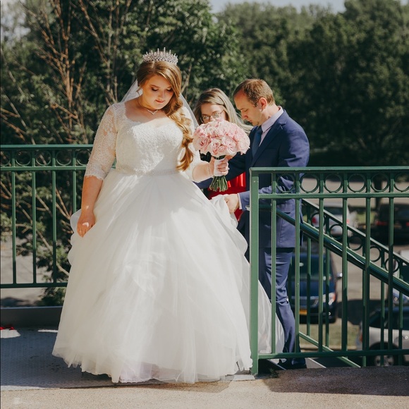 Oleg Cassini Dresses & Skirts - Oleg Cassini Wedding Gown